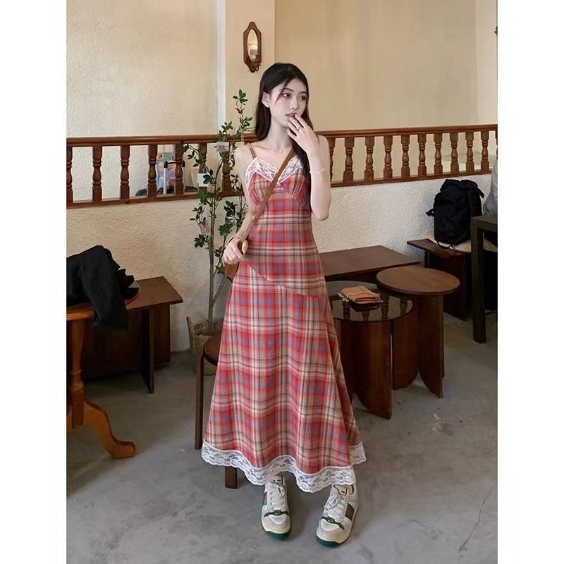 法式・吊帶・蕾絲・花邊・長版洋裝 穿搭氛圍