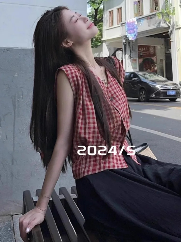 黑杏格/紅杏格・短版・修身・夏日・短袖上衣 穿搭參考