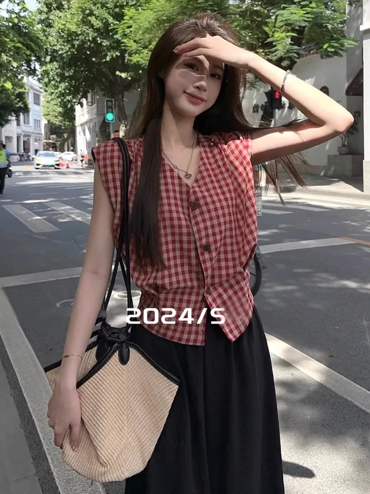 黑杏格/紅杏格・短版・修身・夏日・短袖上衣 穿搭參考