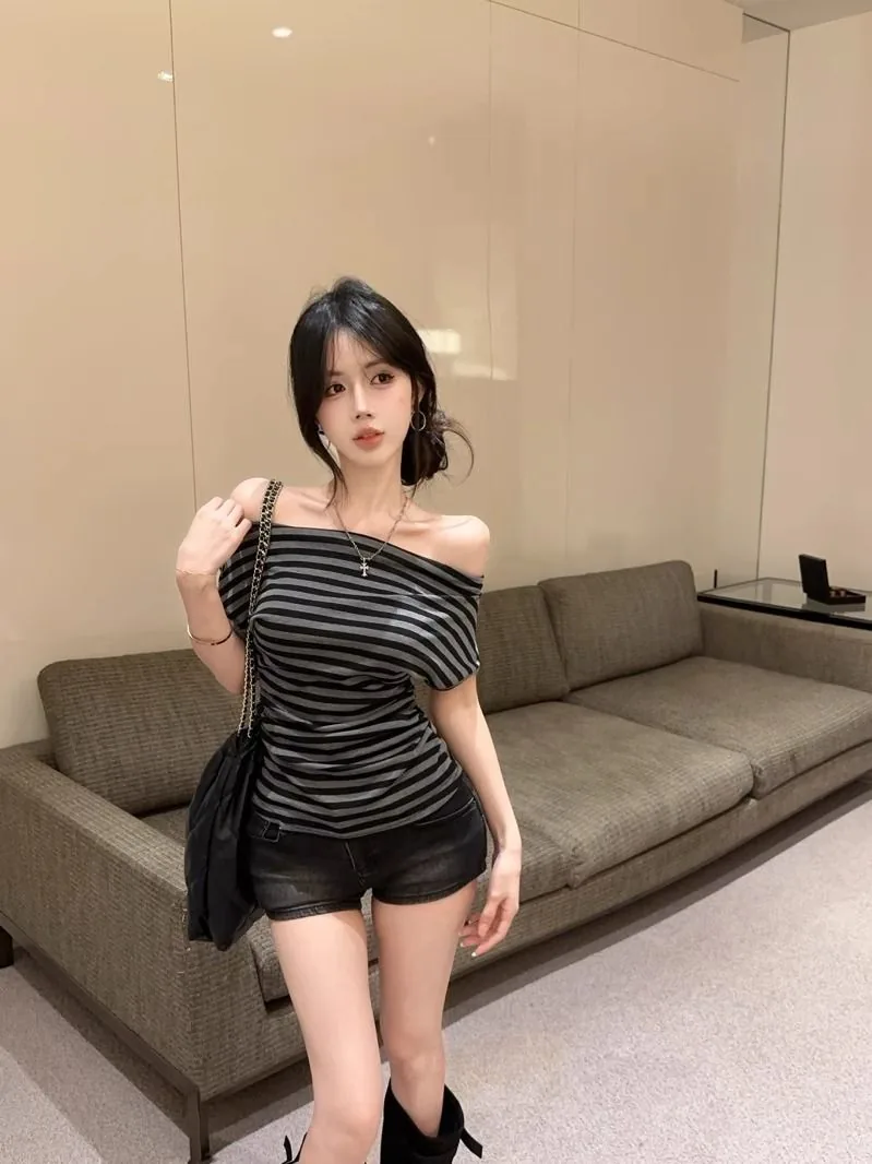 条纹・條紋・修身・露肩・夏日・短袖上衣 穿搭參考