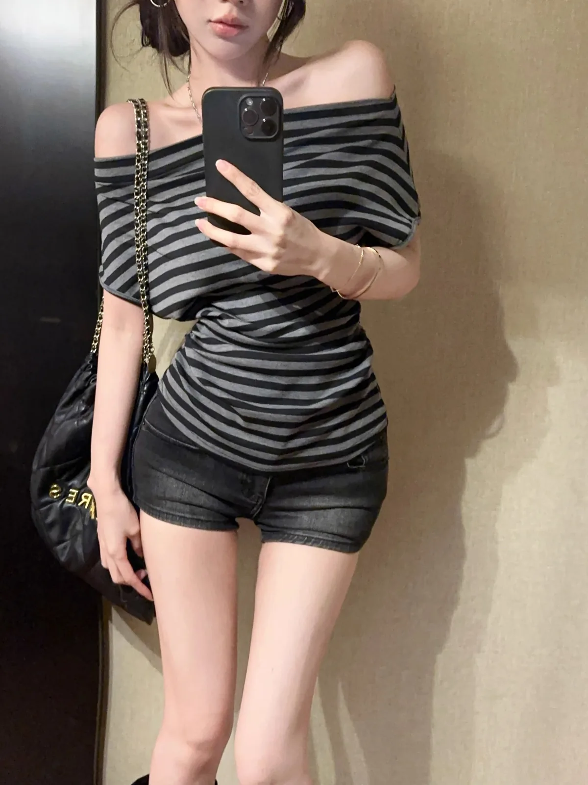 条纹・條紋・修身・露肩・夏日・短袖上衣 穿搭參考