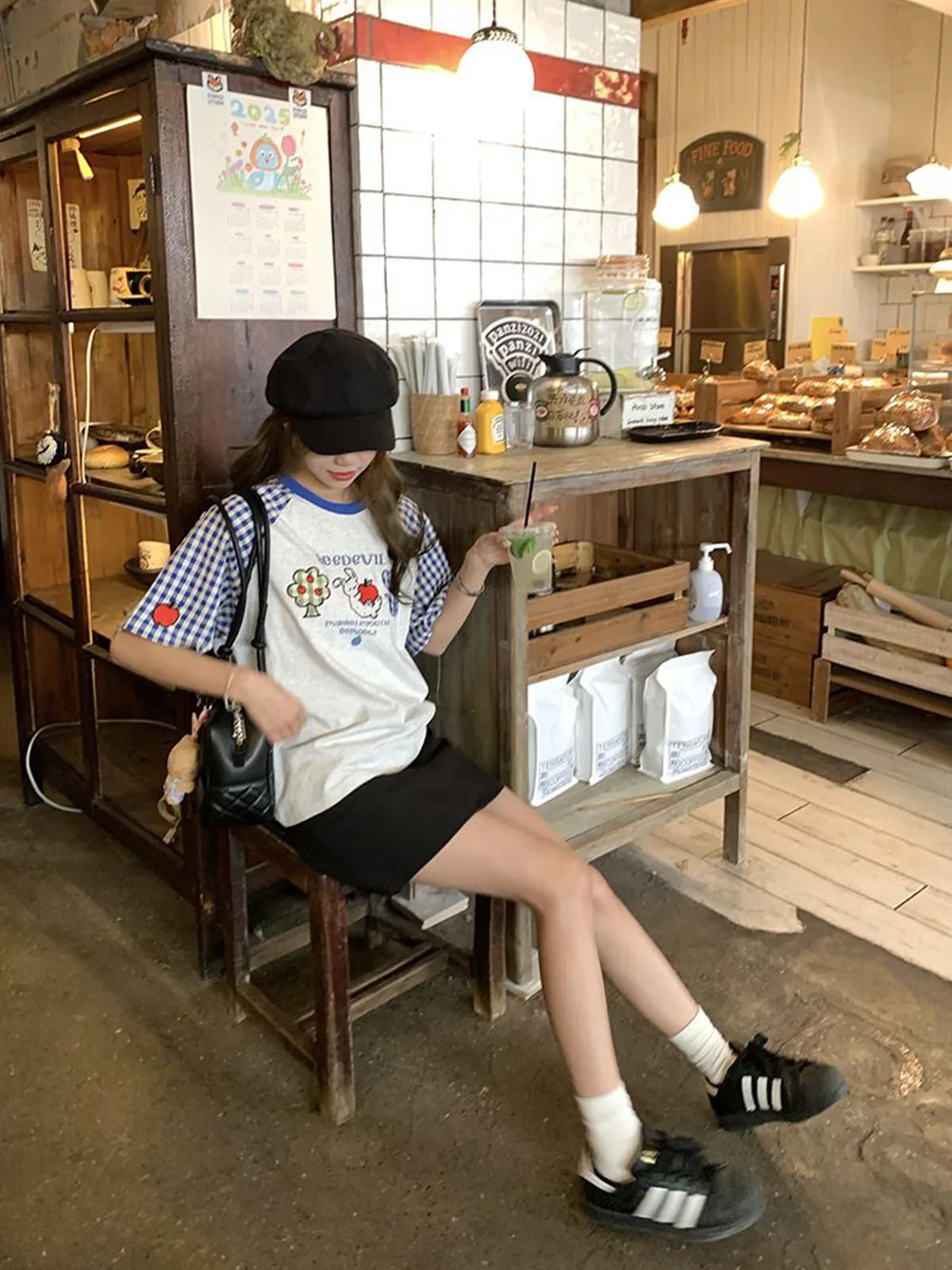 灰色・刺繡・寬鬆・夏日・短袖上衣 版型展示