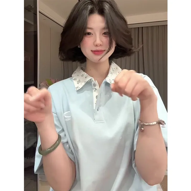 粉色/藍色・寬鬆・夏日・短袖上衣 穿搭參考