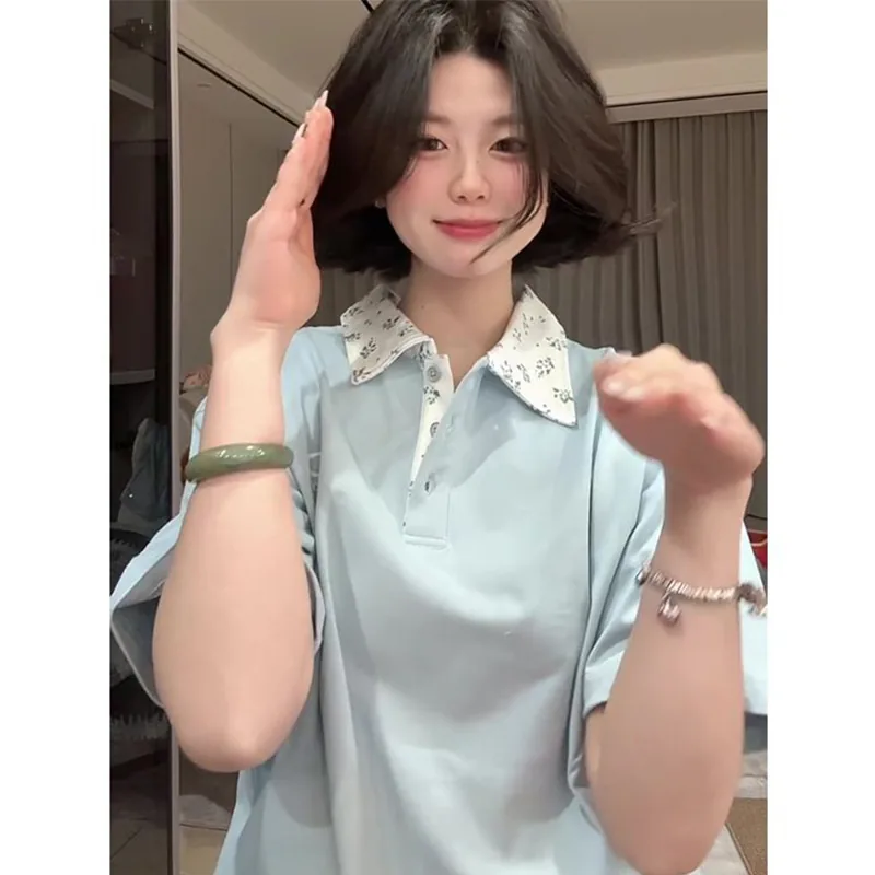 粉色/藍色・寬鬆・夏日・短袖上衣 穿搭參考