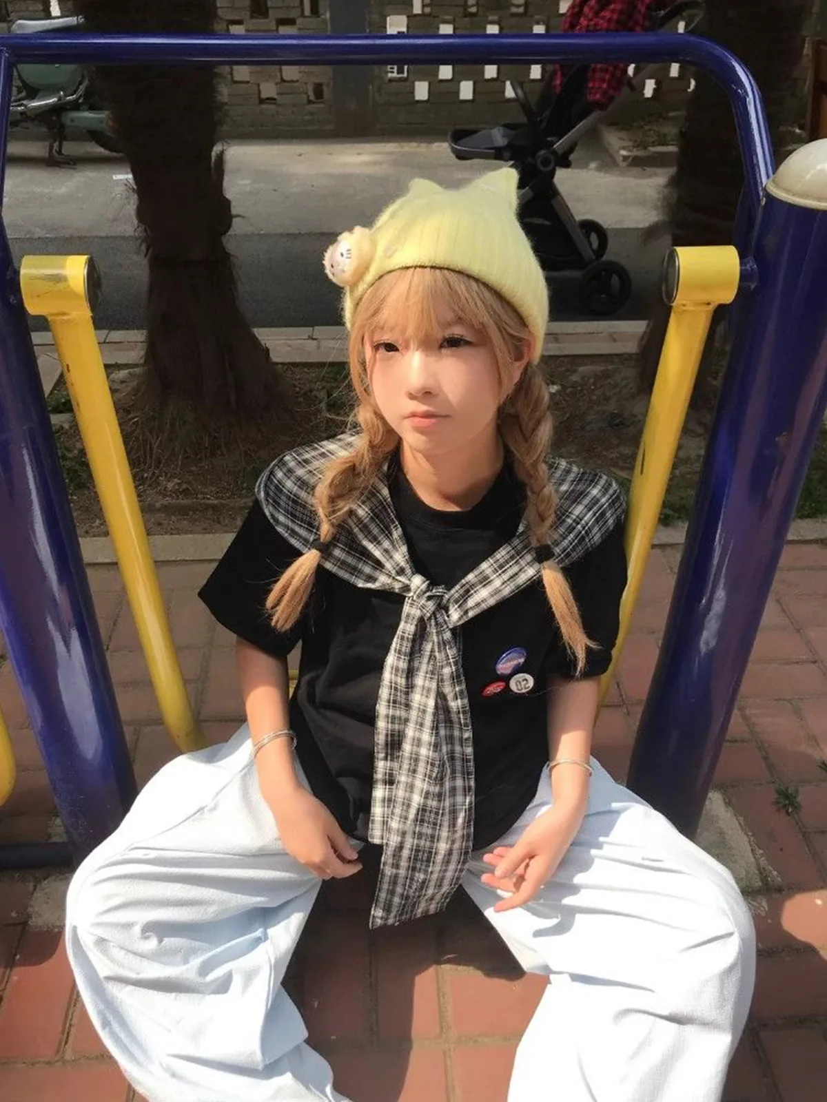 灰色【送徽章】/黑色【送徽章】・寬鬆・夏日・短袖上衣 版型展示