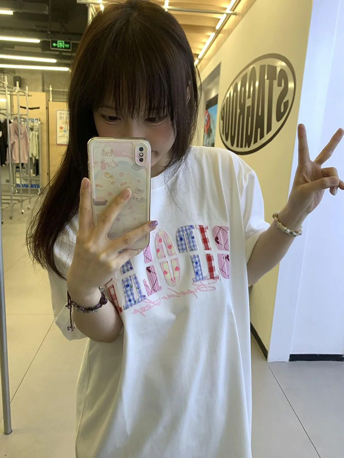 白色・刺繡・寬鬆・夏日・短袖上衣 版型展示