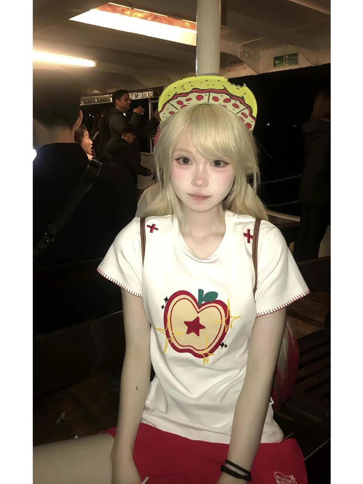 白色/杏色・短版・修身・夏日・短袖上衣 版型展示