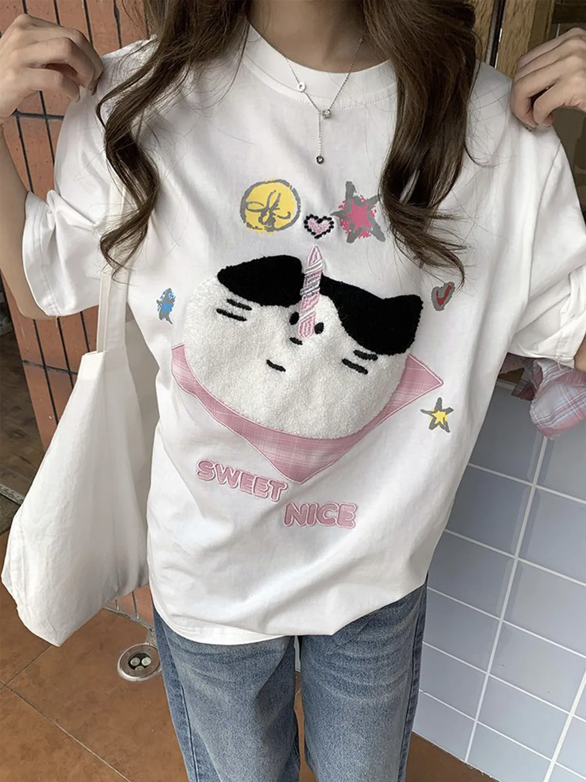白色/藍色・刺繡・印花・寬鬆・夏日・短袖上衣 版型展示