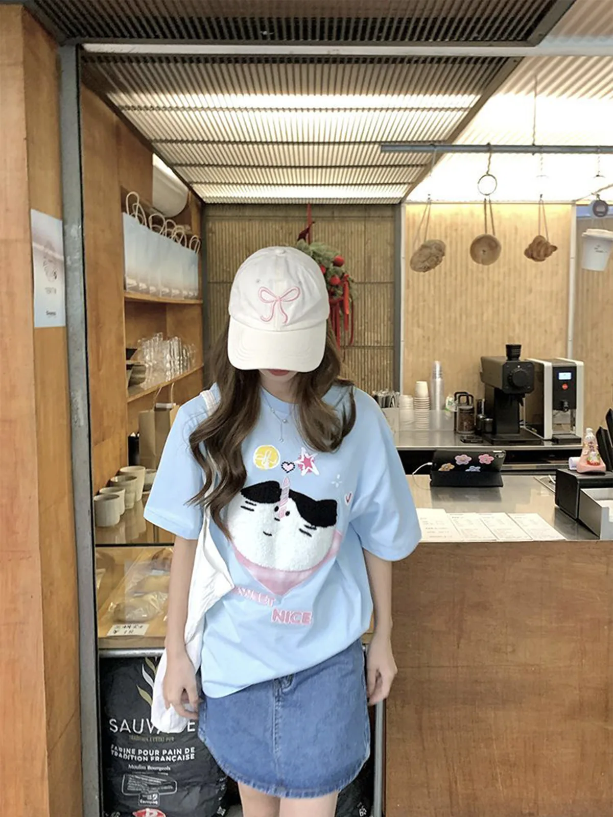 白色/藍色・刺繡・印花・寬鬆・夏日・短袖上衣 設計細節