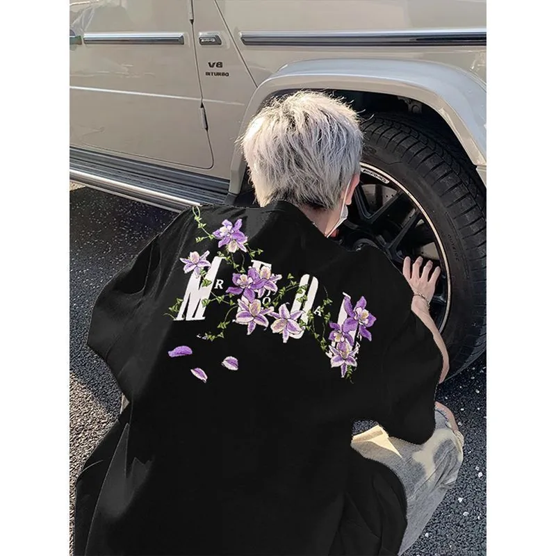 黑色/白色・刺繡・寬鬆・夏日・短袖上衣 版型展示