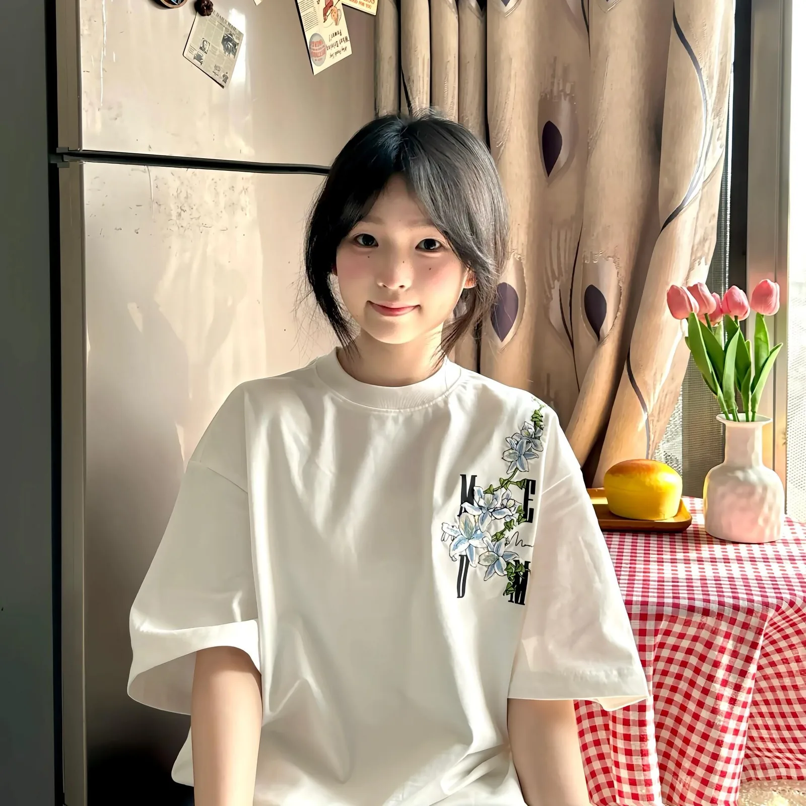 黑色/白色・刺繡・寬鬆・夏日・短袖上衣 穿搭參考