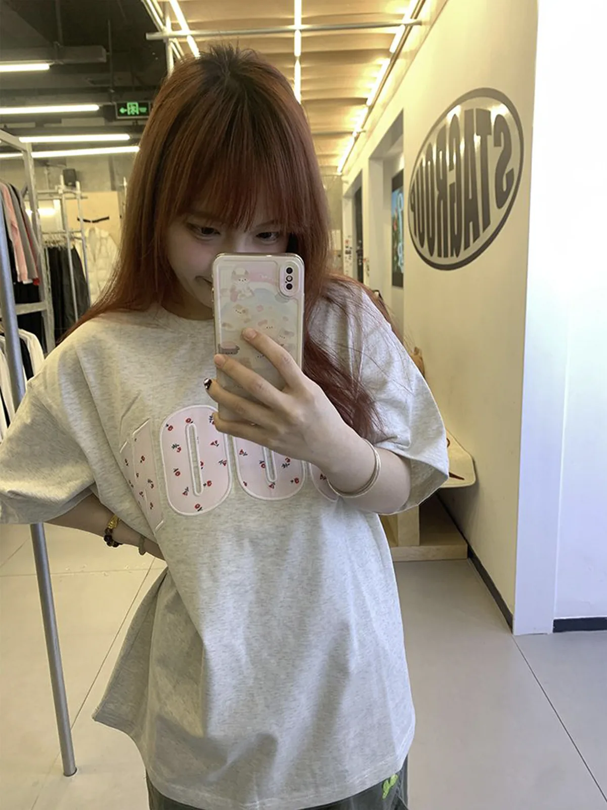 白灰色・刺繡・寬鬆・夏日・短袖上衣 版型展示