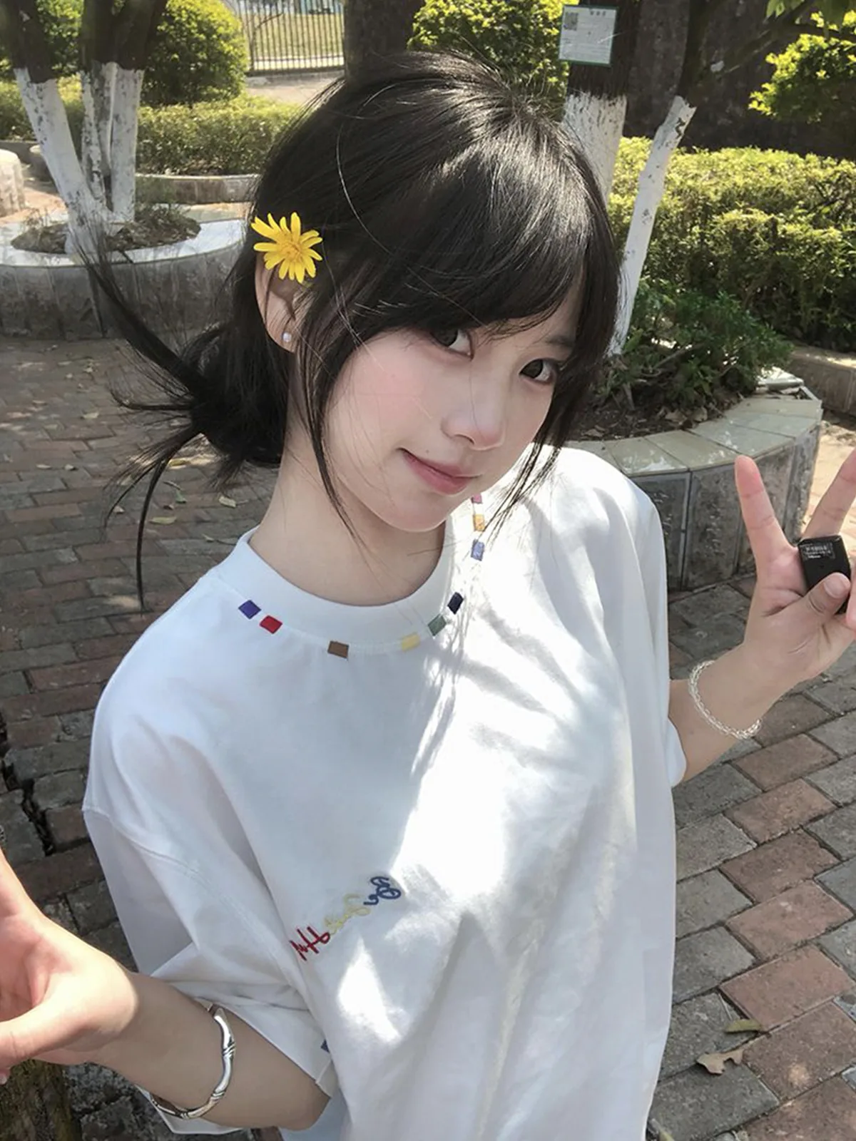 白色・刺繡・寬鬆・夏日・短袖上衣 版型展示