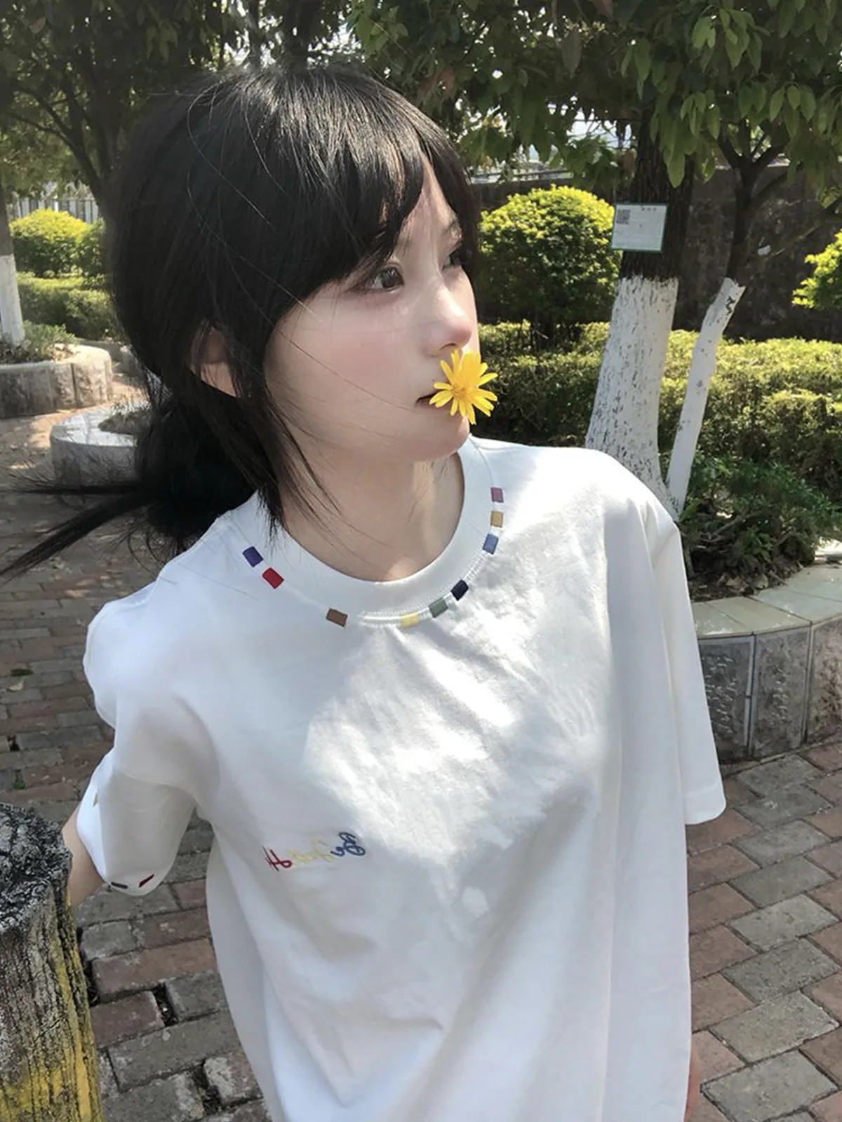 白色・刺繡・寬鬆・夏日・短袖上衣 版型展示