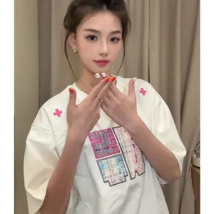 白色・刺繡・寬鬆・夏日・短袖上衣