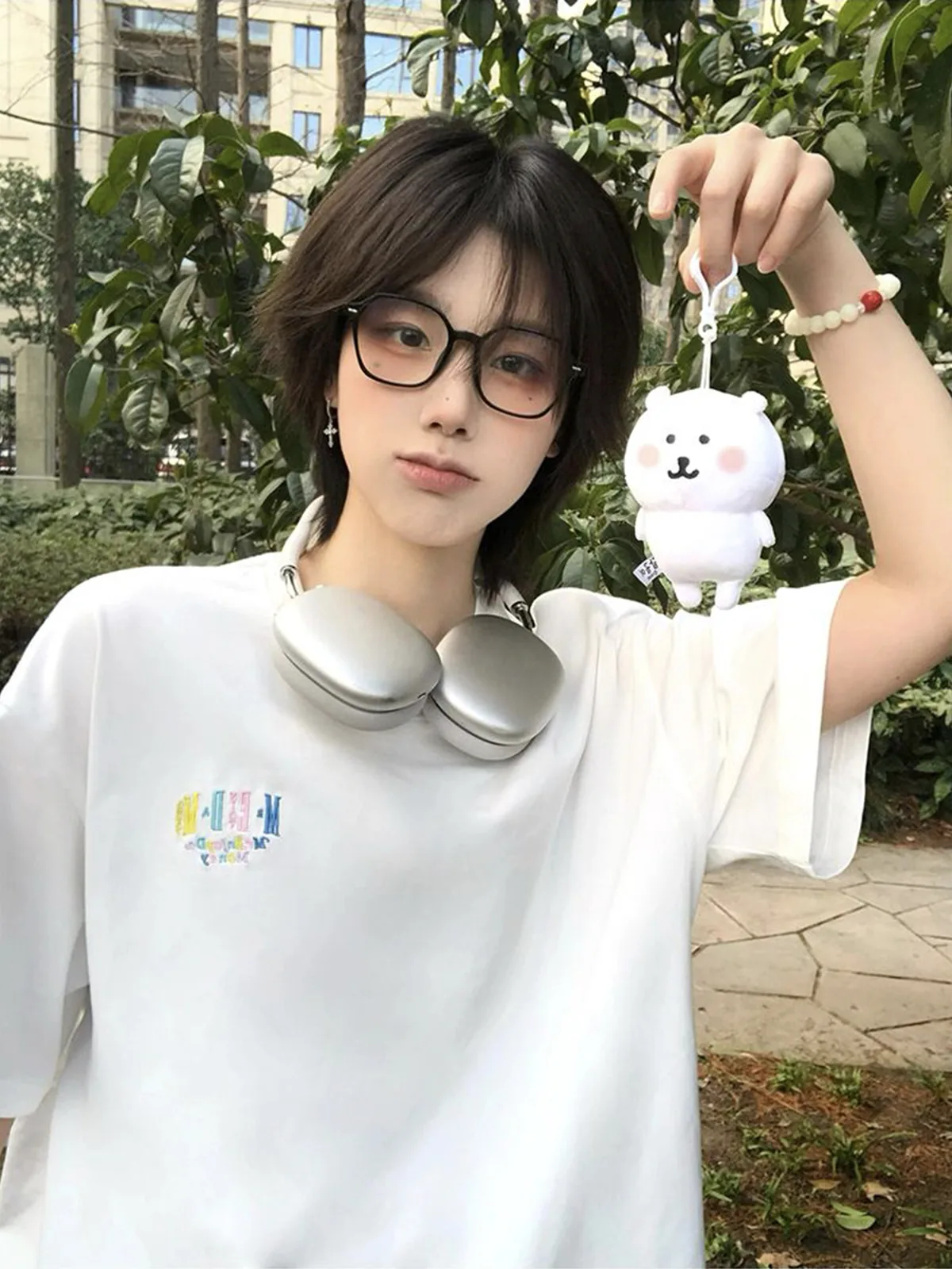 白色・刺繡・寬鬆・夏日・短袖上衣 版型展示