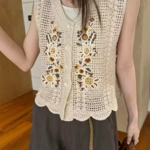 復古森系小眾重工刺繡鉤花馬甲女V領無袖外搭疊穿鏤空罩衫夏・2 色可選 杏色
