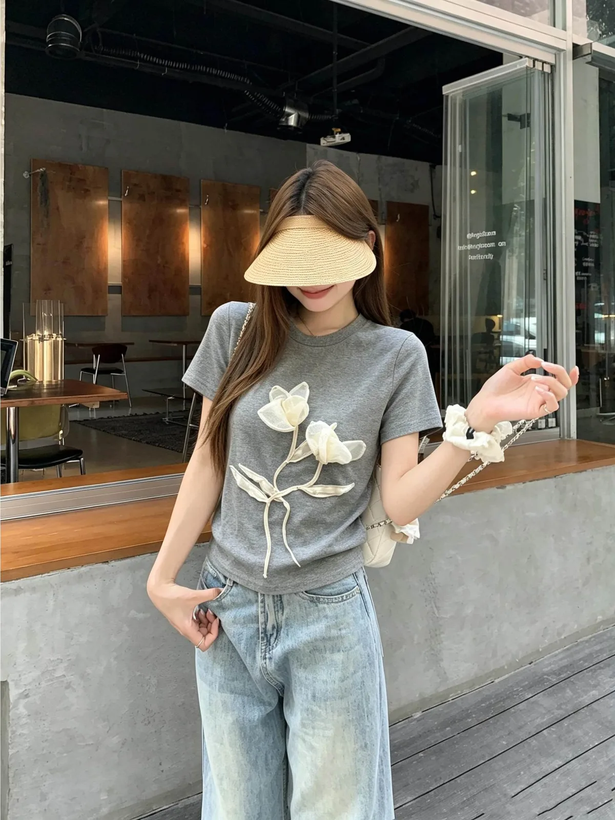 立體花朵圓領正肩短袖女修身210克精棉T恤上衣:圖片 4