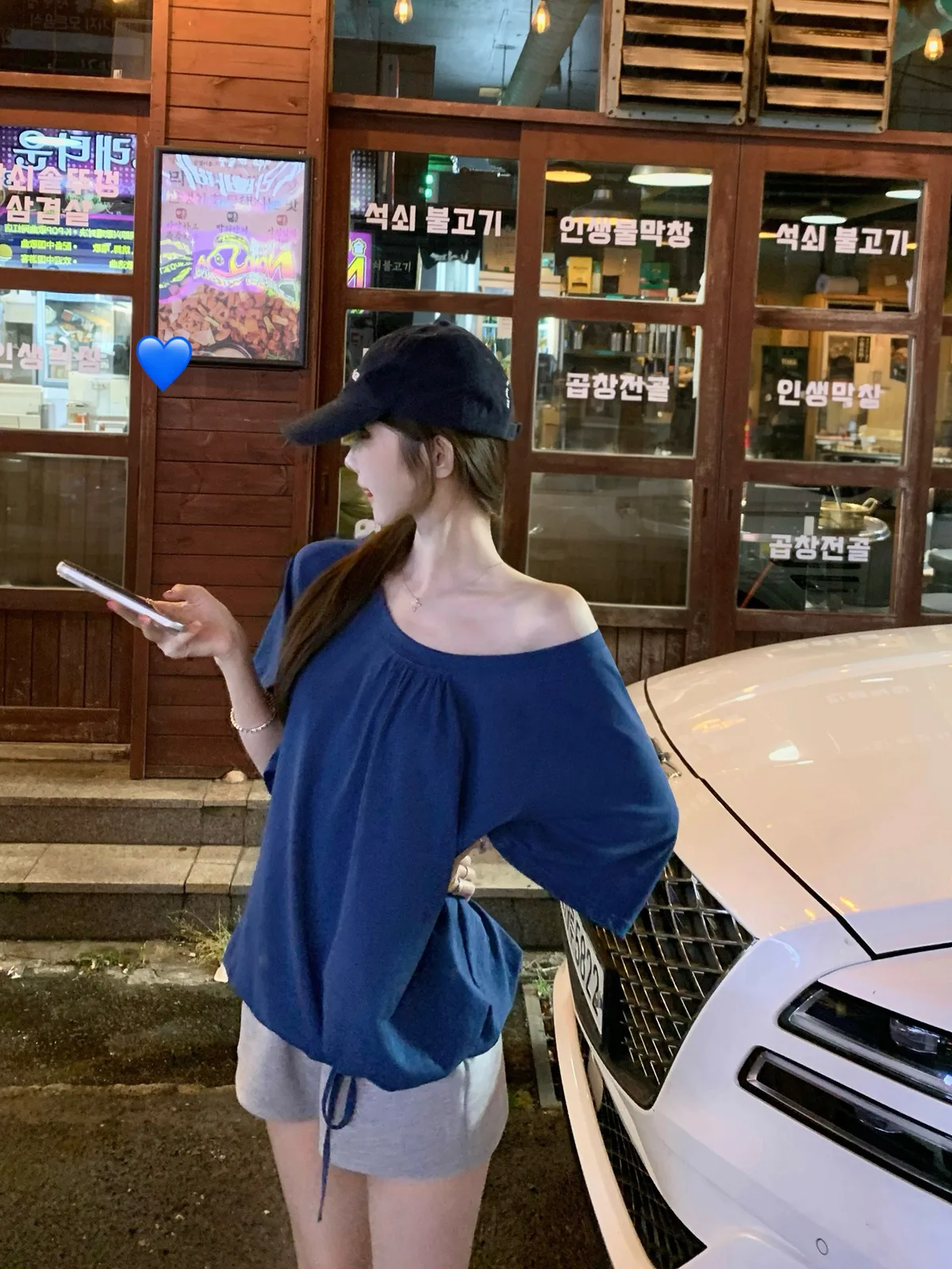 雪花棉肌理感V領T恤寬松慵懶感斜肩露肩短袖上衣 商品細節 3
