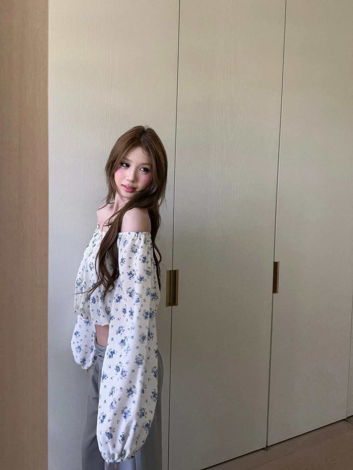 法式一字肩抽褶碎花上衣女小眾收腰設計感薄款長袖小衫T恤ins 商品細節 4