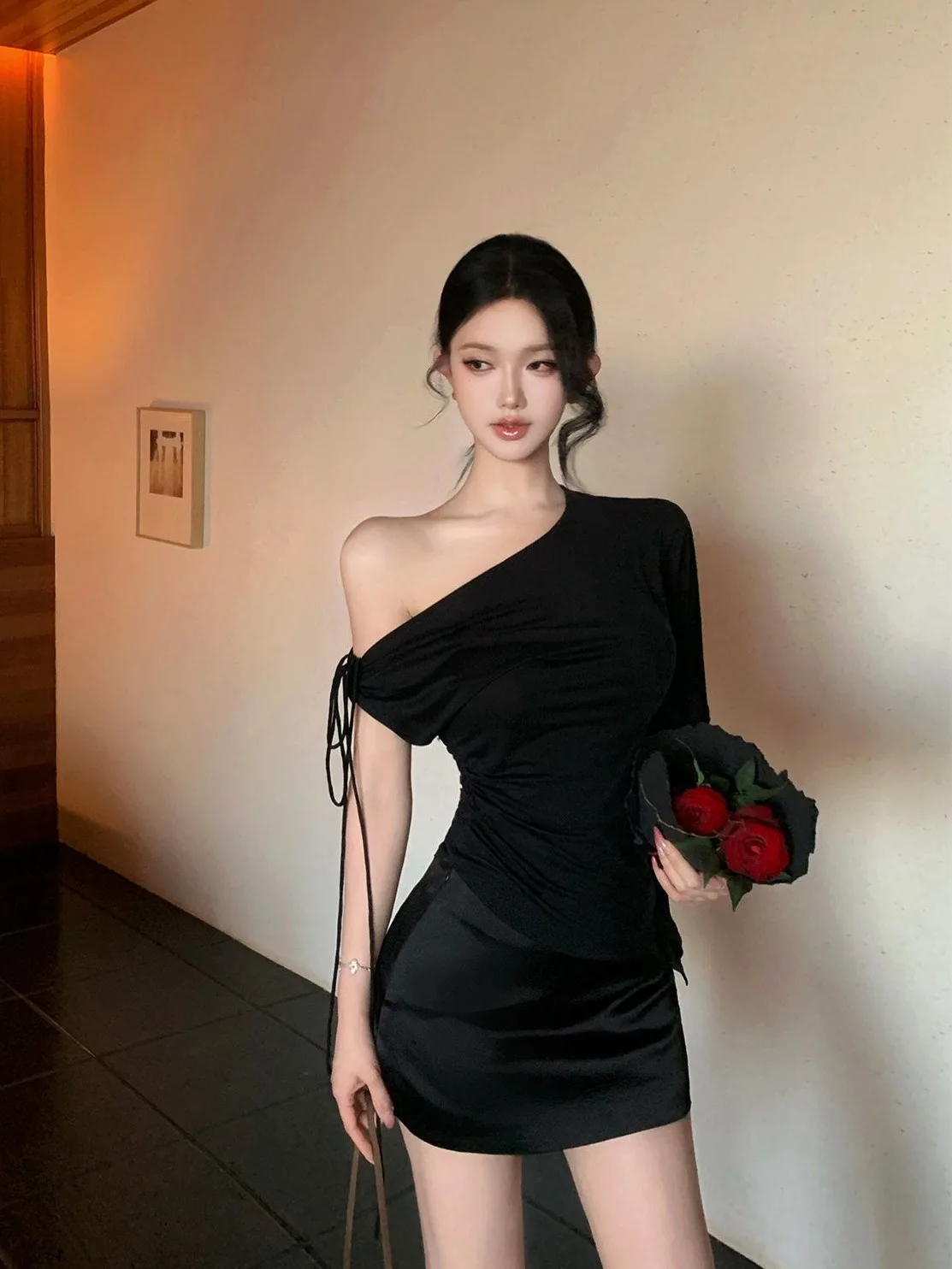 萊賽爾斜肩不對稱上衣女小眾飄繩設計感收腰短袖T恤