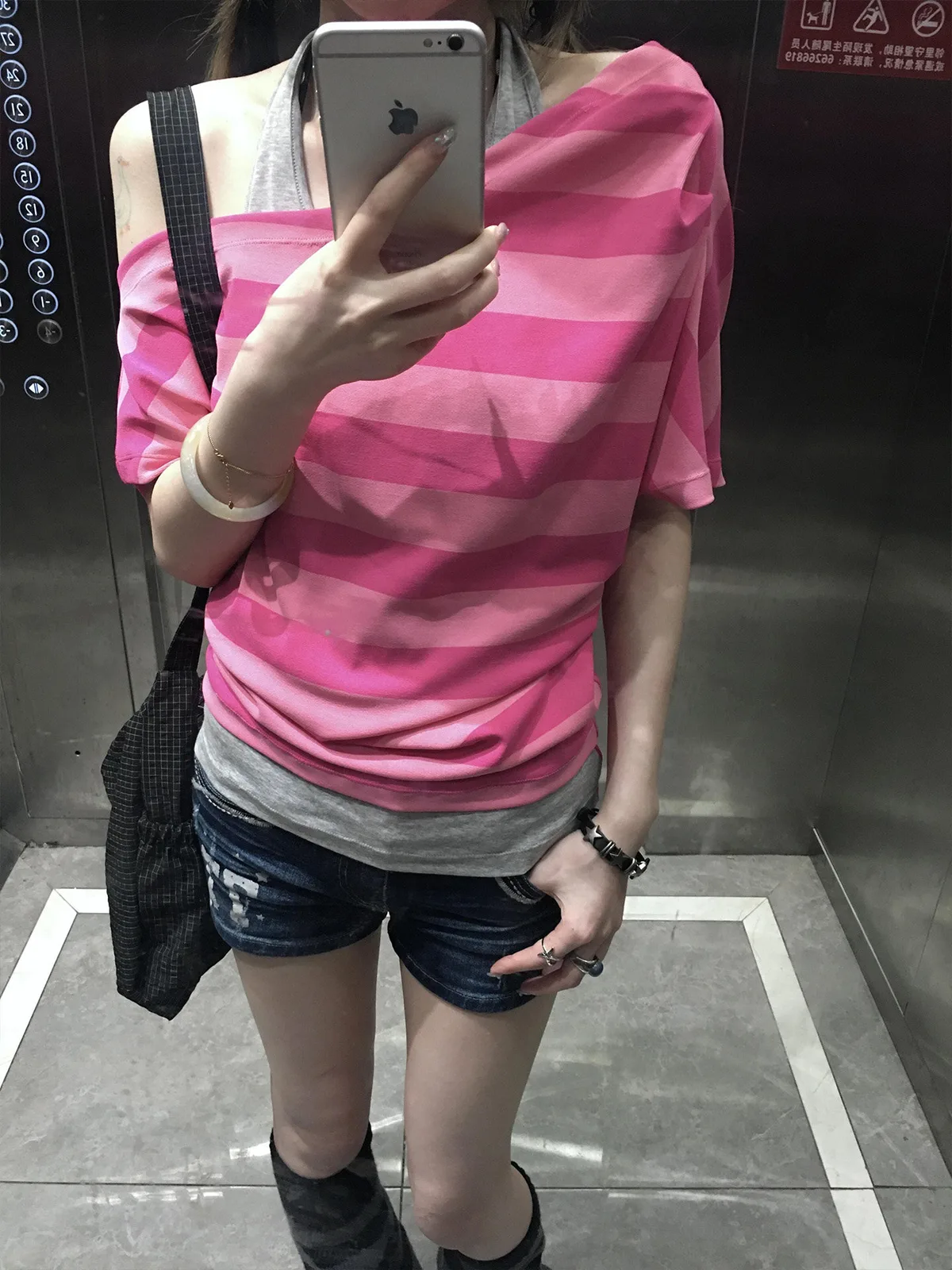原版面料莓果色條紋吊帶斜肩假兩件短袖t恤女設計感上衣 商品細節 1
