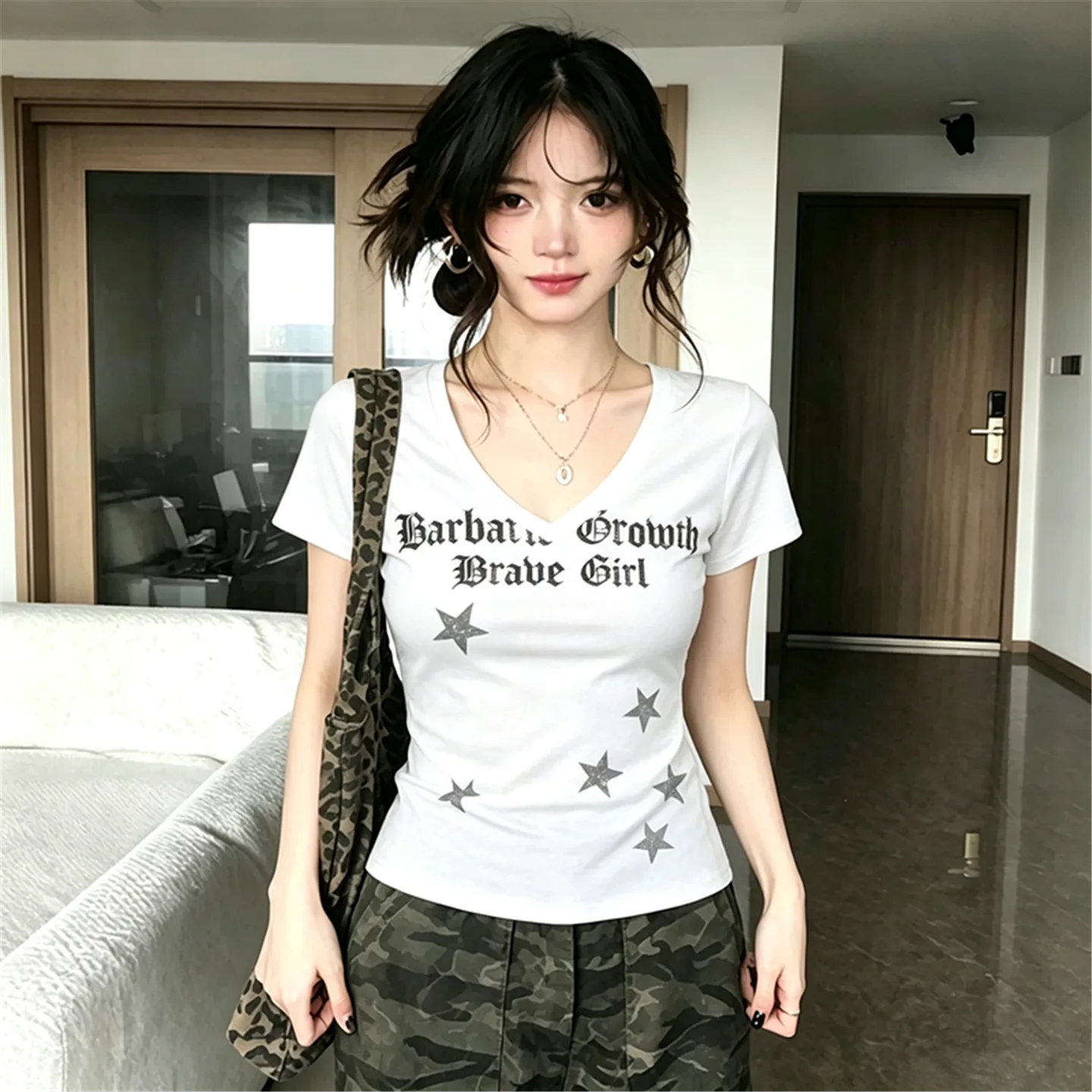 260克精棉美式灰色星星字母印花v領正肩短袖女修身小上衣 商品細節 4