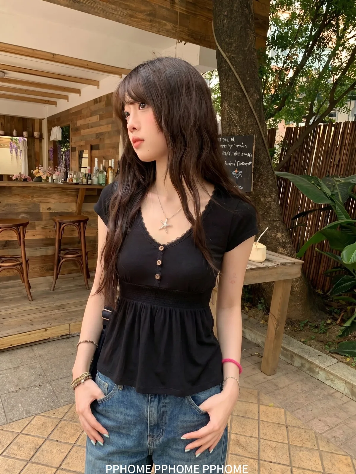 萊賽爾設計感蕾絲拼接V領女紐扣短袖T恤收腰褶皺收腰黑色上衣 商品細節 2