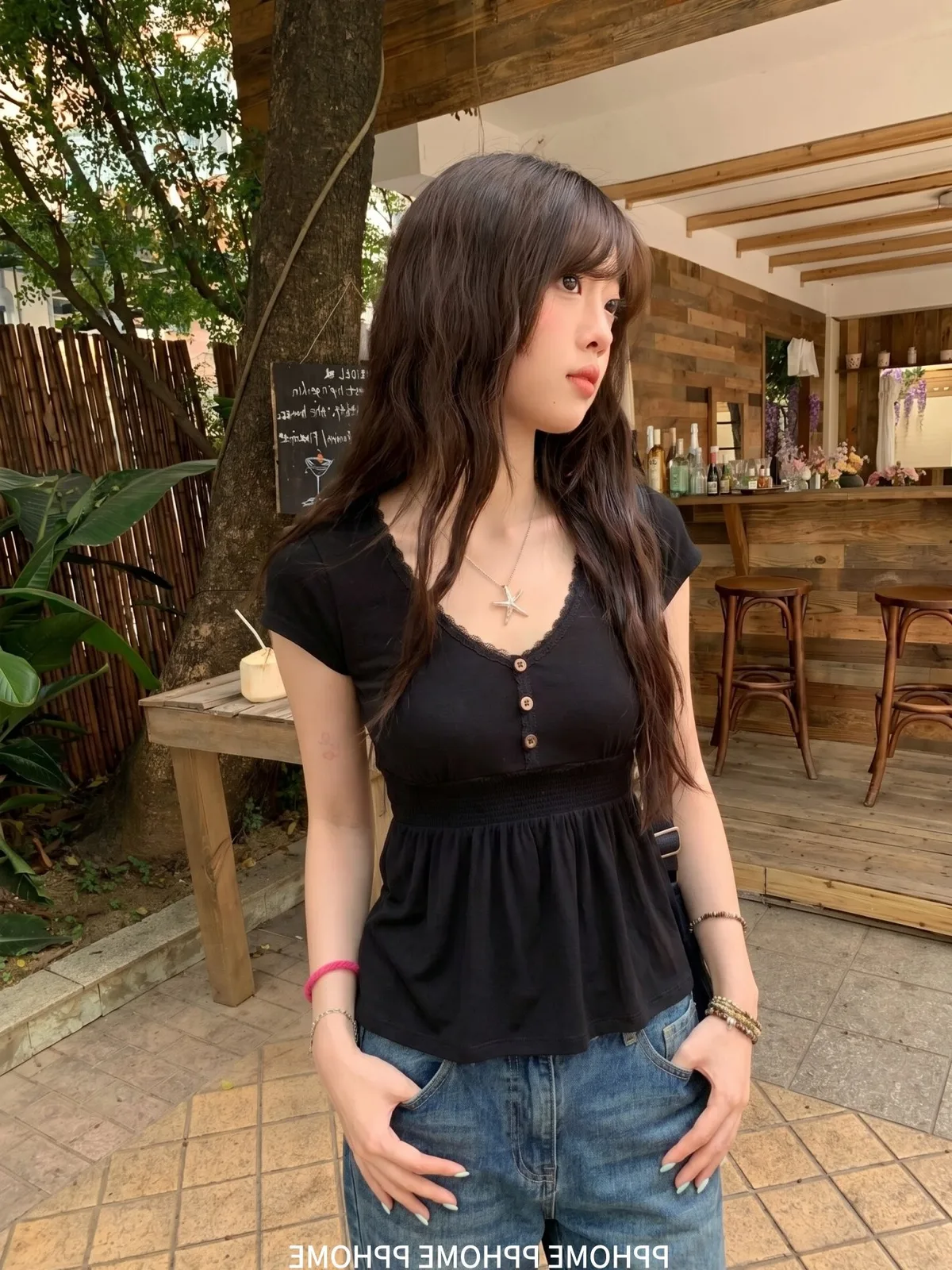 萊賽爾設計感蕾絲拼接V領女紐扣短袖T恤收腰褶皺收腰黑色上衣:圖片 5