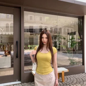 萊賽爾設計感木耳邊U領短袖T恤絕美舒適修身收腰短款小上衣