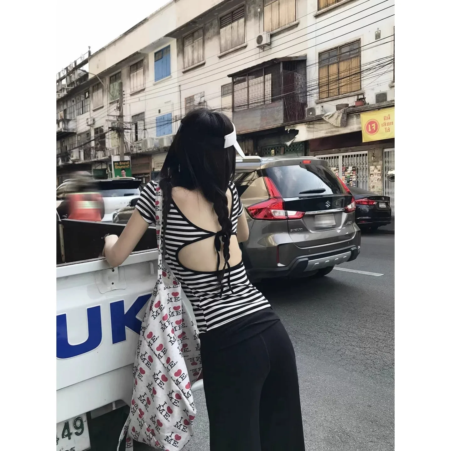 美式條紋U領美背鏤空短袖T恤修身純欲綁帶上衣 商品細節 1