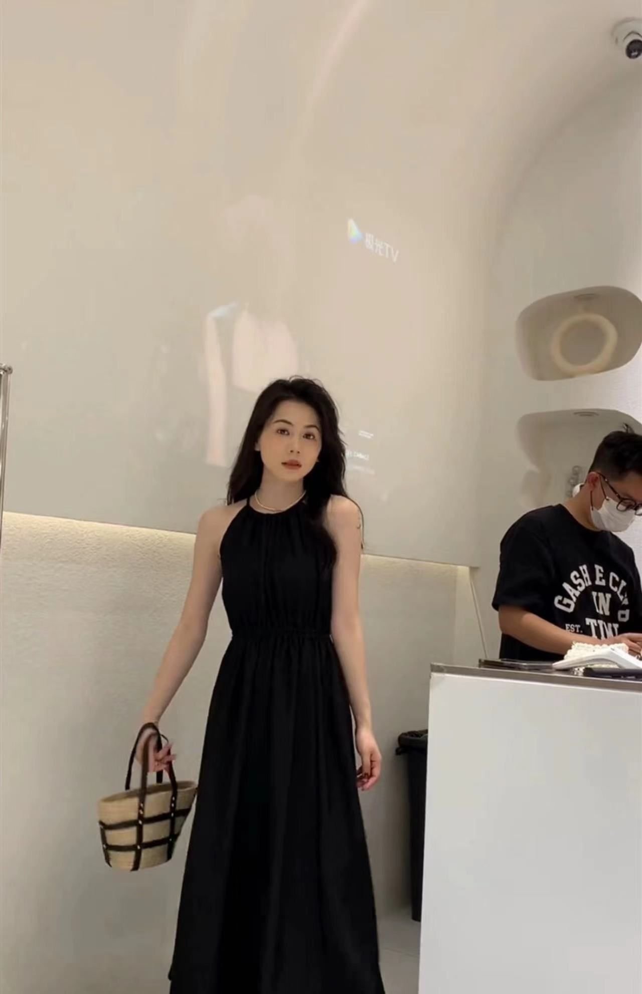 法式・吊帶・掛脖・露背・長版洋裝 設計細節