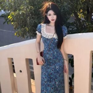 法式・方領・蕾絲・碎花・長版洋裝