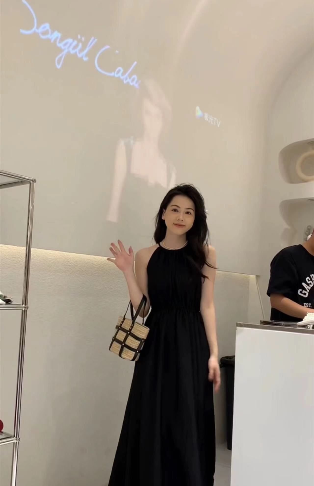 法式・吊帶・掛脖・露背・長版洋裝 設計細節