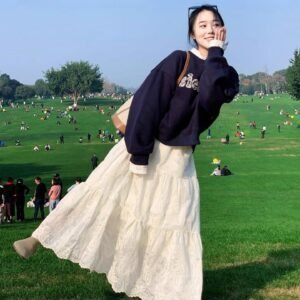 米杏色／米杏色加絨・高腰・蛋糕・A字・蕾絲・中長版半身裙