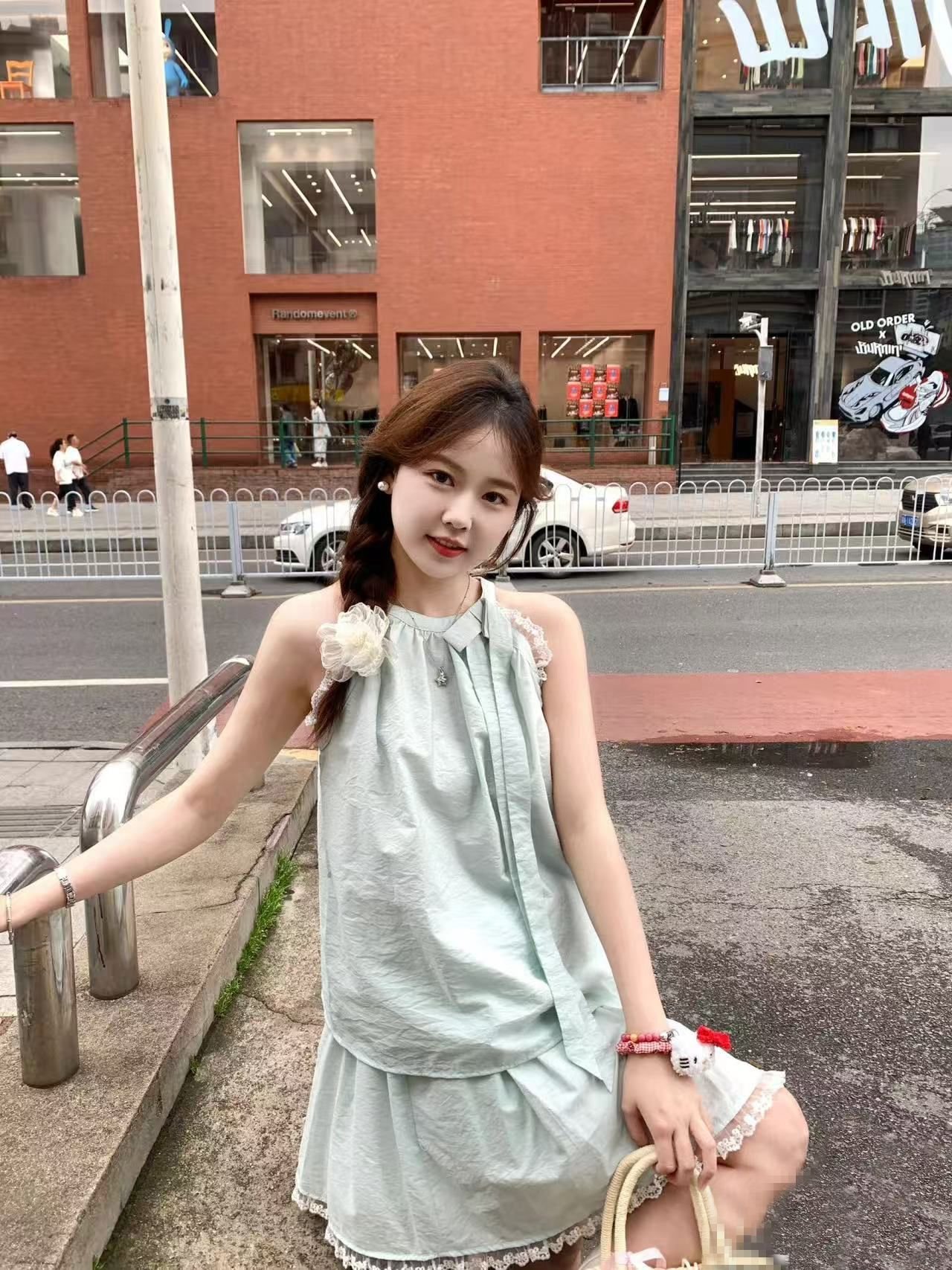 兩件套・吊帶・蝴蝶結・短版洋裝 穿搭參考