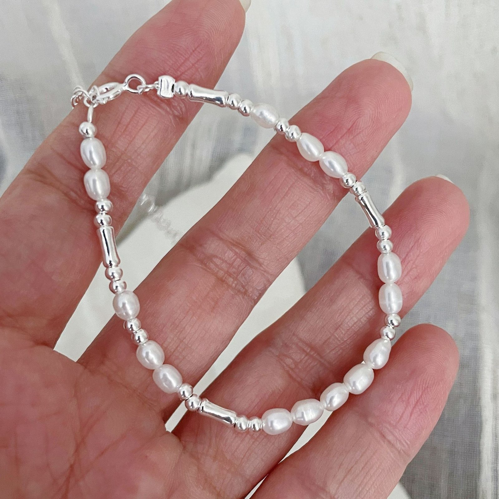 竹節淡水珍珠手鏈近距離展示