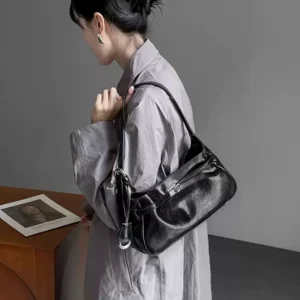 大容量黑色 牛皮托特包・02主視覺