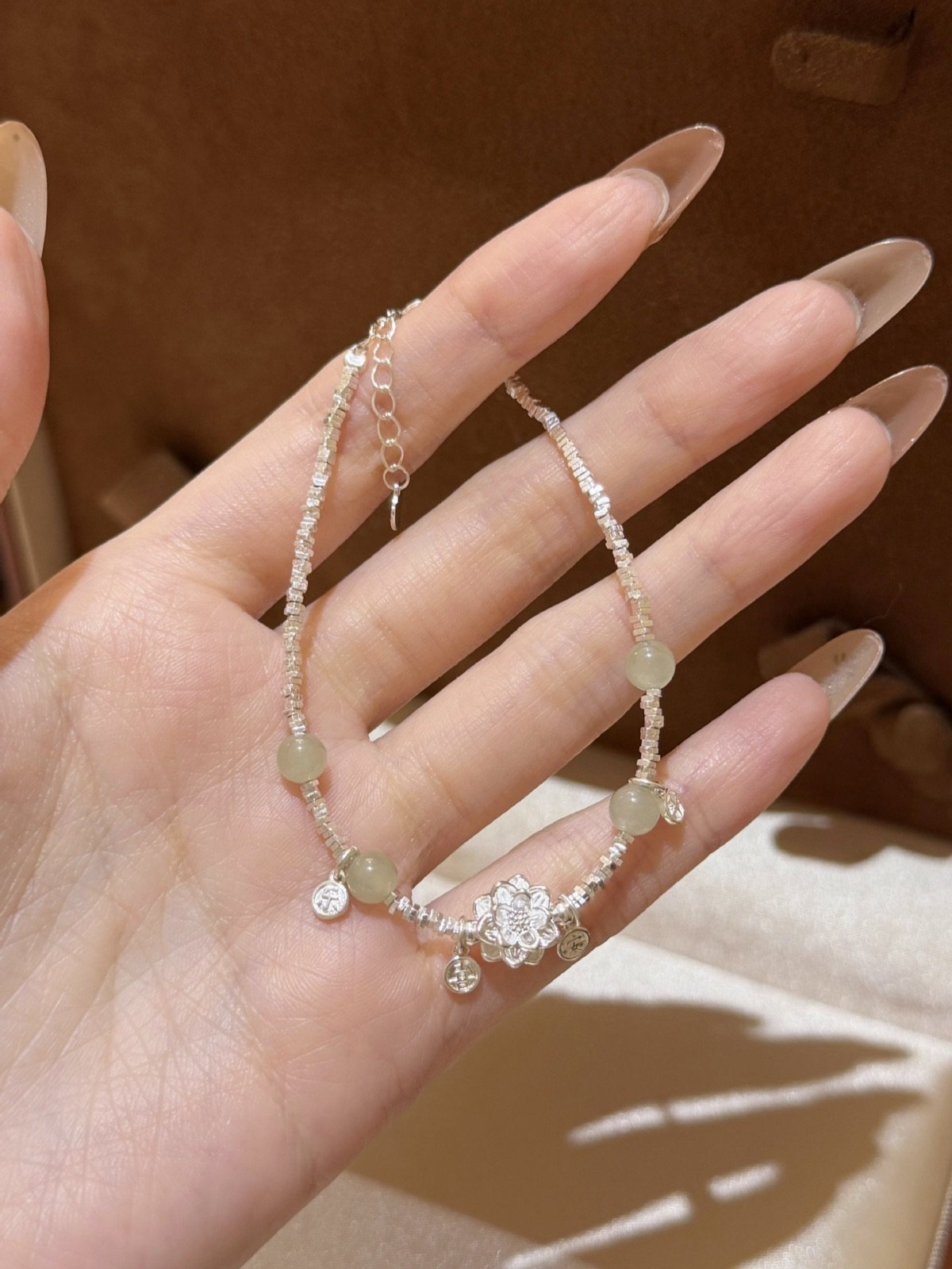 蓮花和田玉手鏈整體細節