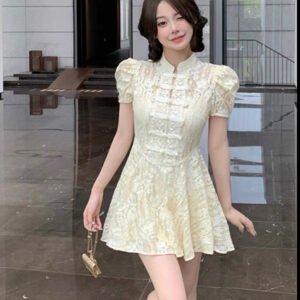 杏色・蕾絲・洋裝