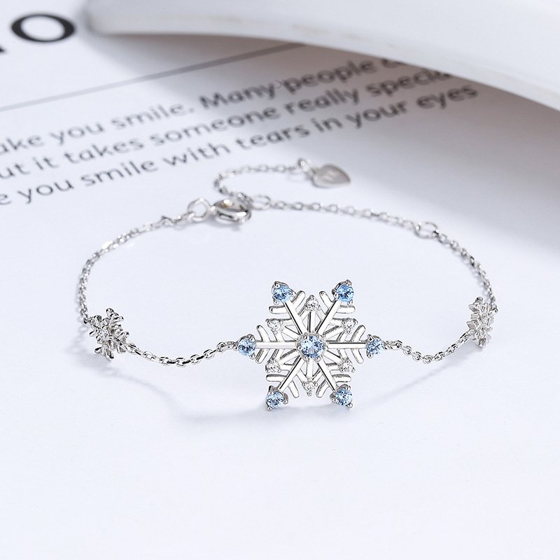 S925純銀雪花藍鑽手鍊・白金色 完整展示