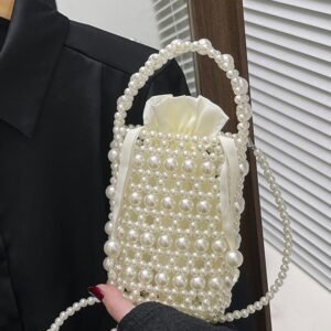 白色珍珠編織迷你水桶包商品展示